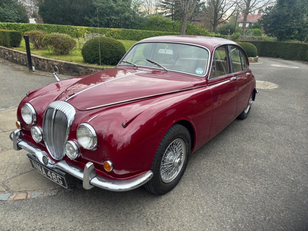 1969 - Daimler V8-250 2.6 - £12995