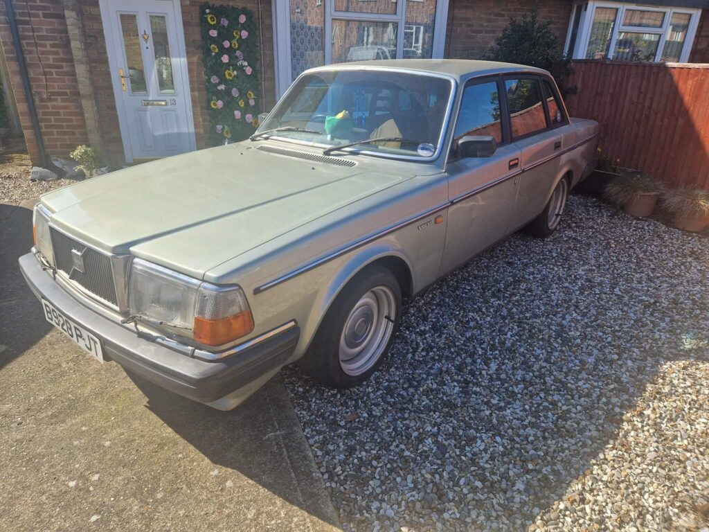 1984 - Volvo 240 2.1 - £4100